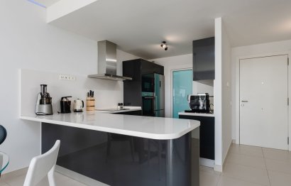 Resale - Apartment - Middle Floor Apartment - Fuengirola - Higueron