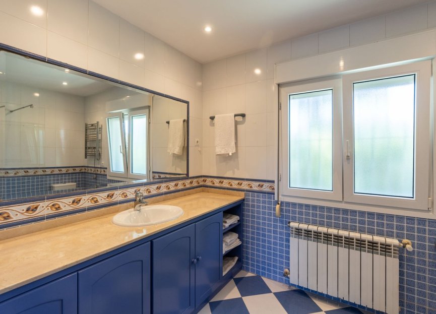 Reventa - House - Detached Villa - Marbella - Marbesa