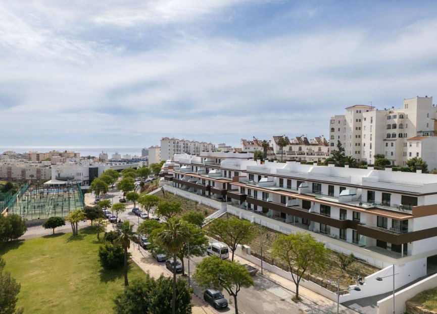 Resale - Apartment - Middle Floor Apartment - Estepona - Estepona Centro