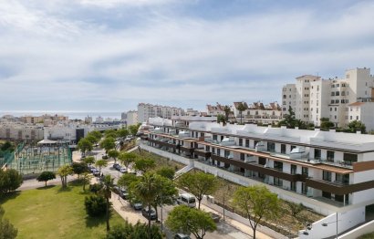 Resale - Apartment - Middle Floor Apartment - Estepona - Estepona Centro