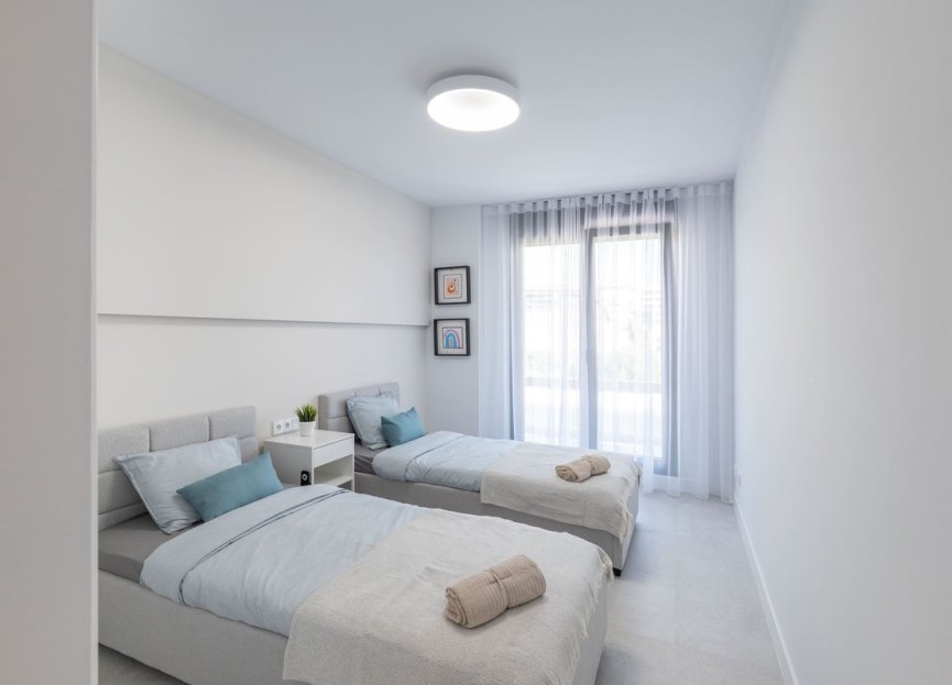Resale - Apartment - Middle Floor Apartment - Estepona - Estepona Centro