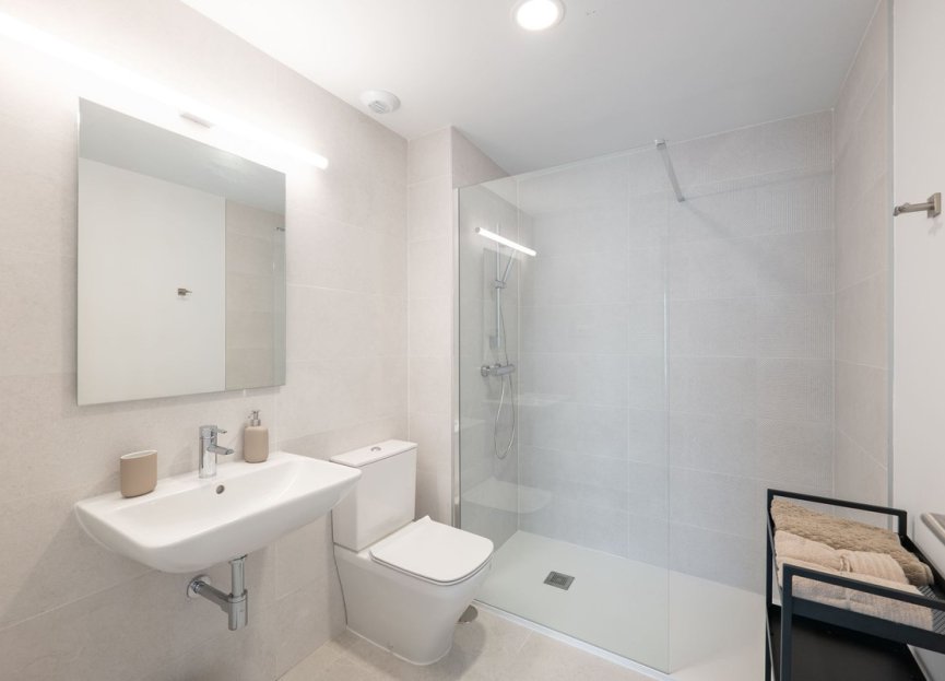 Resale - Apartment - Middle Floor Apartment - Estepona - Estepona Centro