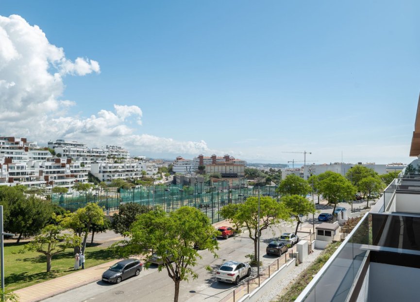 Resale - Apartment - Middle Floor Apartment - Estepona - Estepona Centro