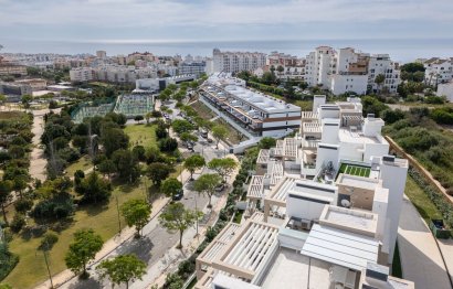 Resale - Apartment - Middle Floor Apartment - Estepona - Estepona Centro