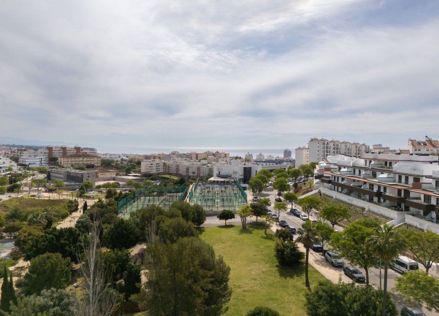 Resale - Apartment - Middle Floor Apartment - Estepona - Estepona Centro