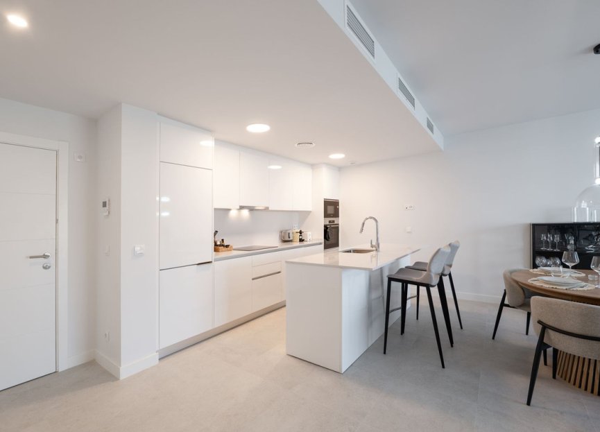 Resale - Apartment - Middle Floor Apartment - Estepona - Estepona Centro