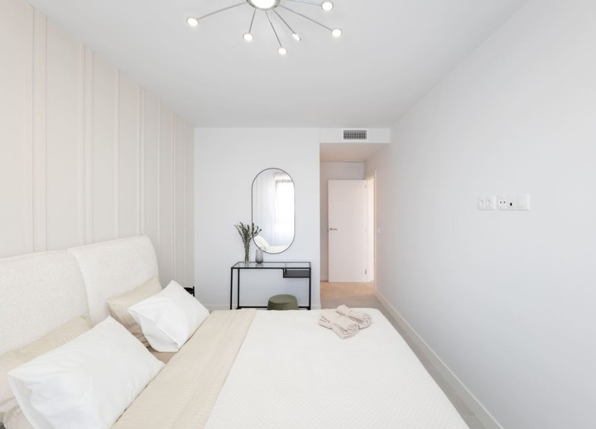 Resale - Apartment - Middle Floor Apartment - Estepona - Estepona Centro