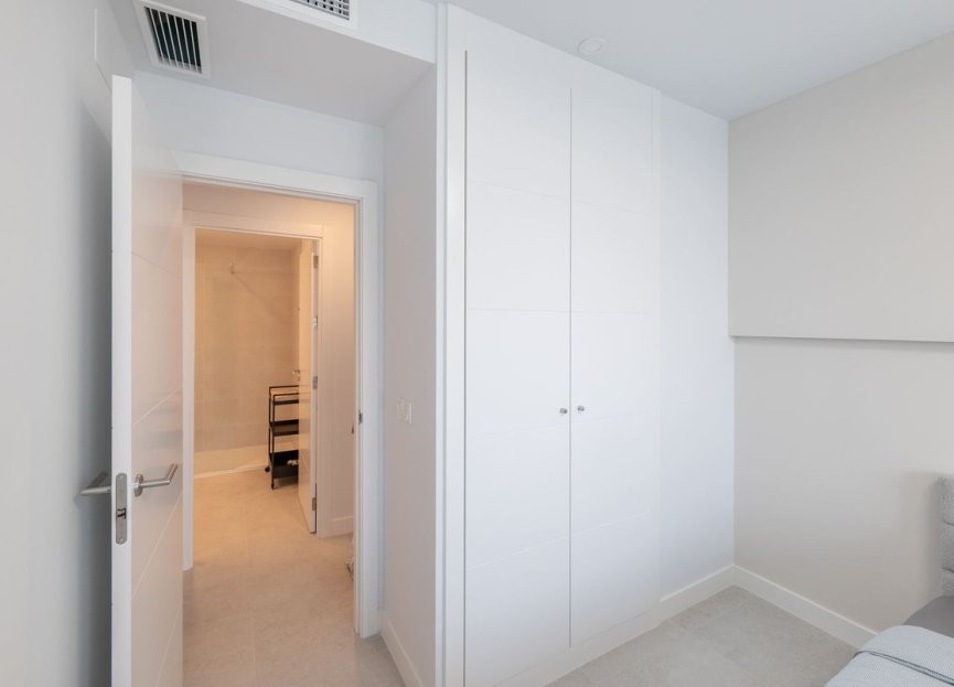 Resale - Apartment - Middle Floor Apartment - Estepona - Estepona Centro