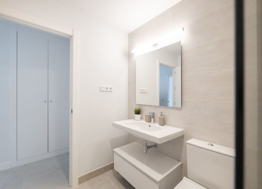 Resale - Apartment - Middle Floor Apartment - Estepona - Estepona Centro