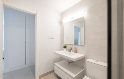 Resale - Apartment - Middle Floor Apartment - Estepona - Estepona Centro