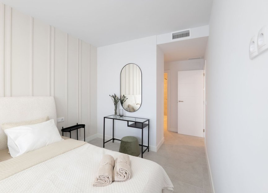 Resale - Apartment - Middle Floor Apartment - Estepona - Estepona Centro