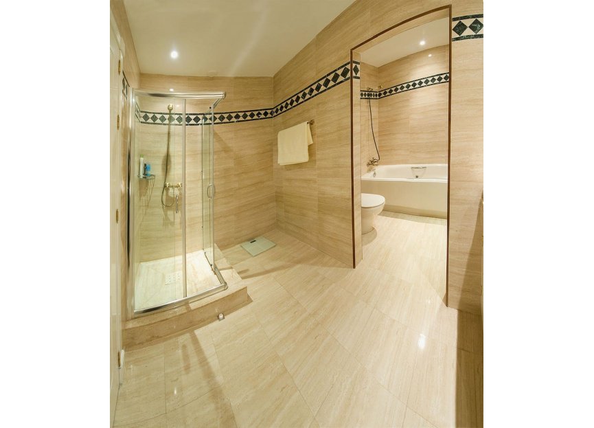 Resale - Ground floor apartment - Marbella - Nueva Andalucia