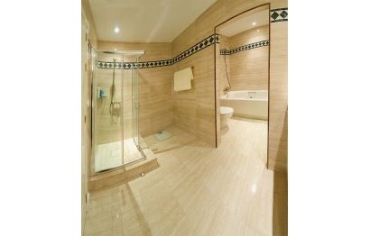 Resale - Ground floor apartment - Marbella - Nueva Andalucia