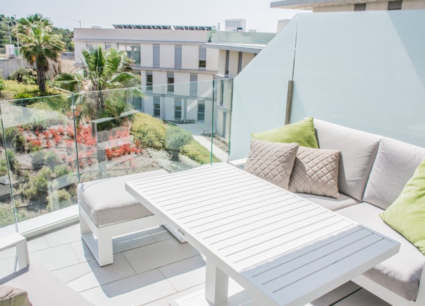 Resale - Apartment - Middle Floor Apartment - Estepona - Estepona Centro