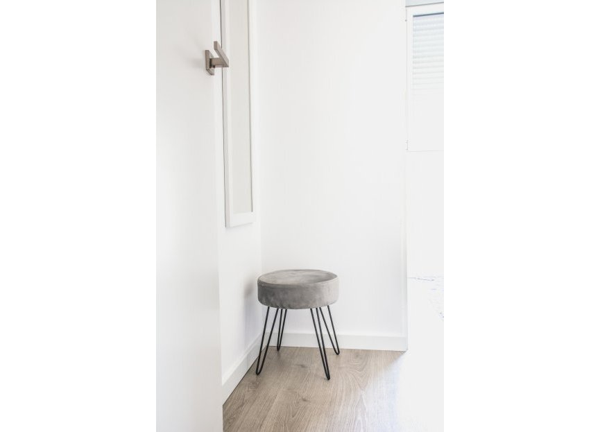 Resale - Apartment - Middle Floor Apartment - Estepona - Estepona Centro