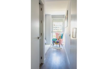 Resale - Apartment - Middle Floor Apartment - Estepona - Estepona Centro