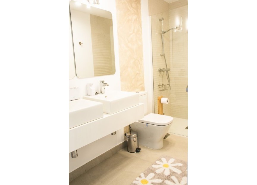 Resale - Apartment - Middle Floor Apartment - Estepona - Estepona Centro