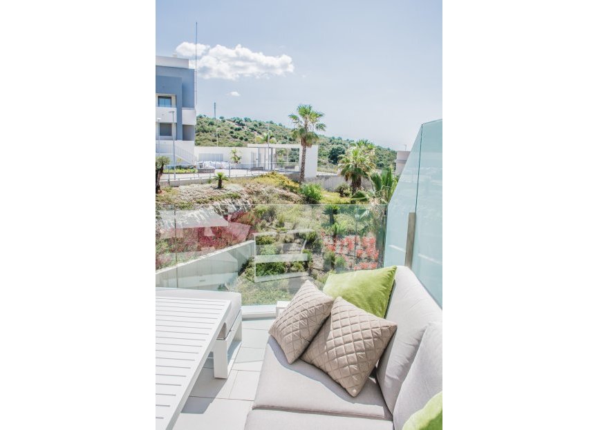 Resale - Apartment - Middle Floor Apartment - Estepona - Estepona Centro