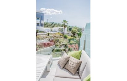 Resale - Apartment - Middle Floor Apartment - Estepona - Estepona Centro