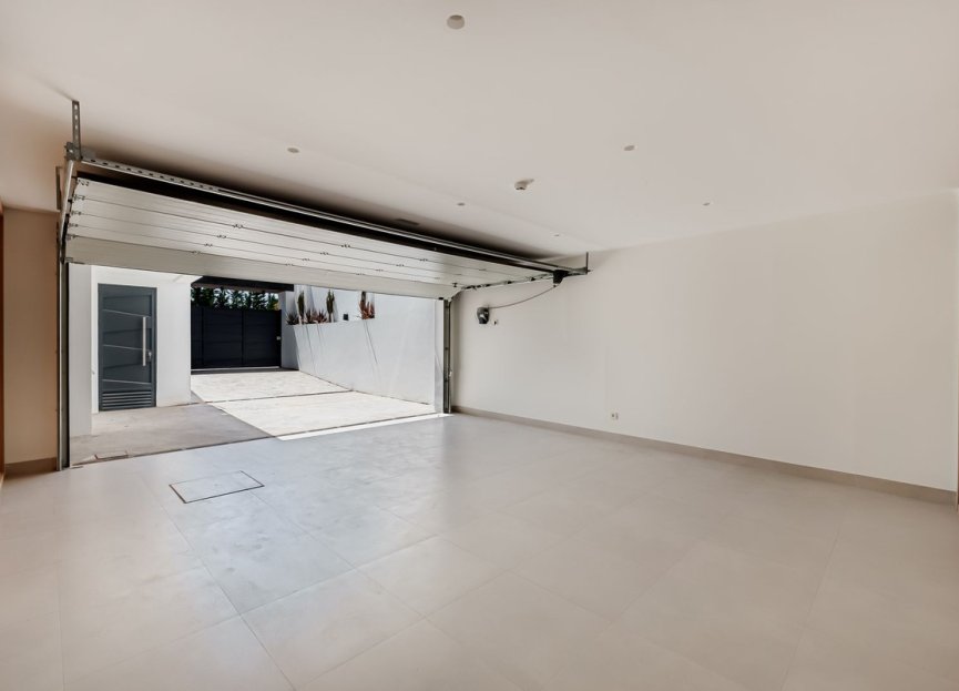 Reventa - House - Detached Villa - Marbella - Nueva Andalucia