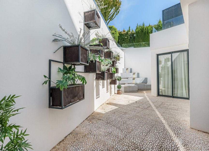 Reventa - House - Detached Villa - Marbella - Nueva Andalucia