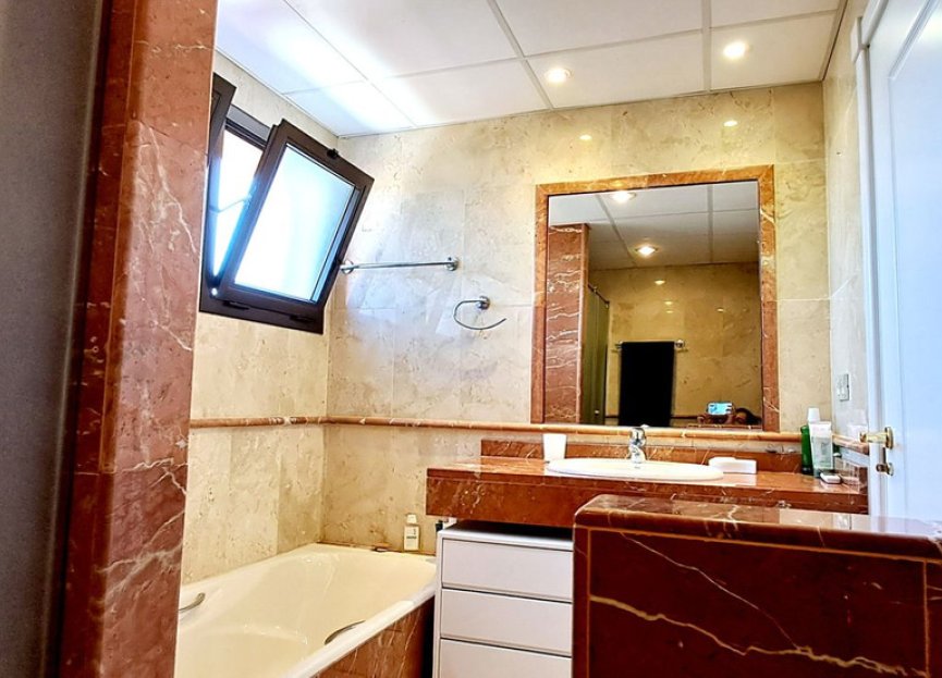 Resale - Apartment - Penthouse - Estepona - New Golden Mile