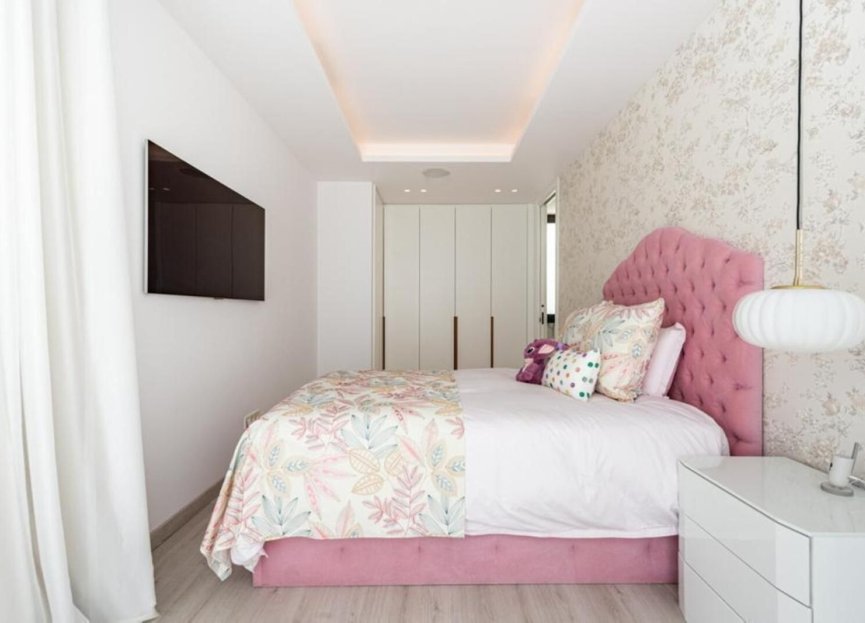 Resale - House - Detached Villa - Estepona - New Golden Mile