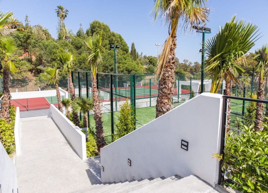 Resale - Apartment - Penthouse - Estepona - Estepona Centro