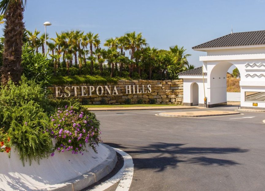 Resale - Apartment - Penthouse - Estepona - Estepona Centro