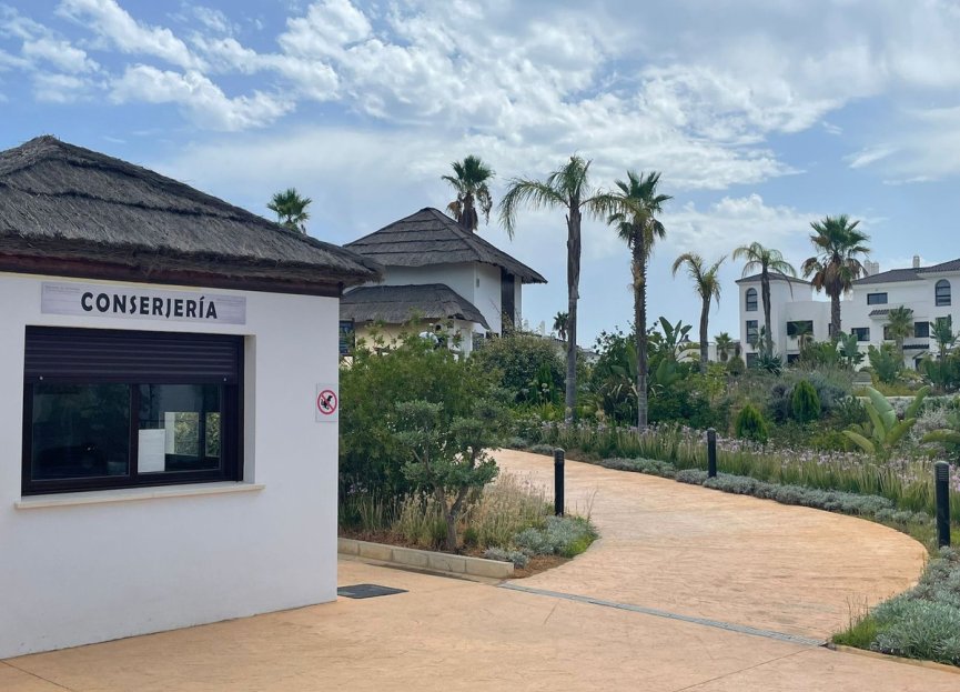 Resale - Apartment - Penthouse - Estepona - Estepona Centro