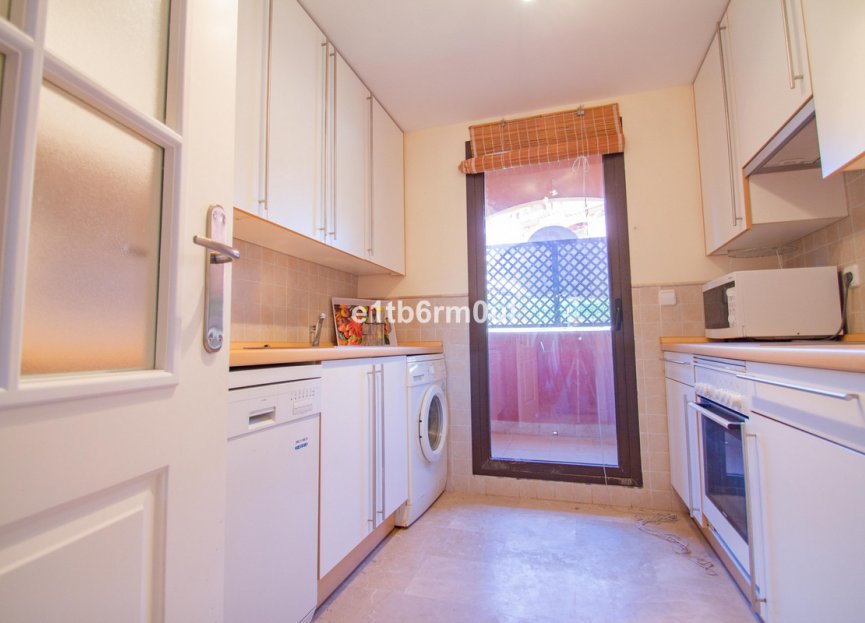 Resale - Apartment - Penthouse - Estepona - Estepona Centro