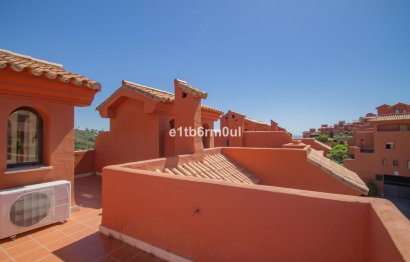 Resale - Apartment - Penthouse - Estepona - Estepona Centro