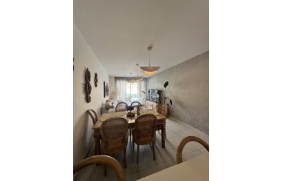 Resale - Apartment - Middle Floor Apartment - Marbella - Elviria