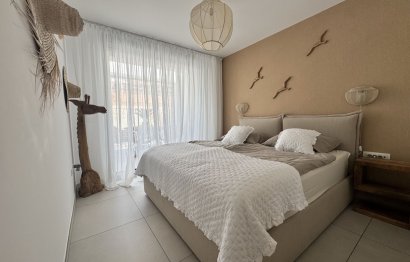 Resale - Apartment - Middle Floor Apartment - Marbella - Elviria