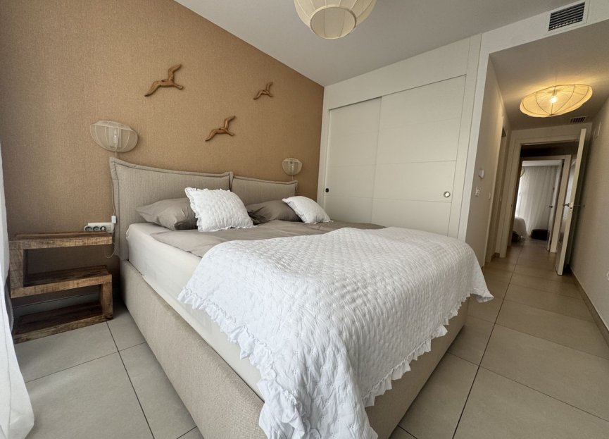 Resale - Apartment - Middle Floor Apartment - Marbella - Elviria