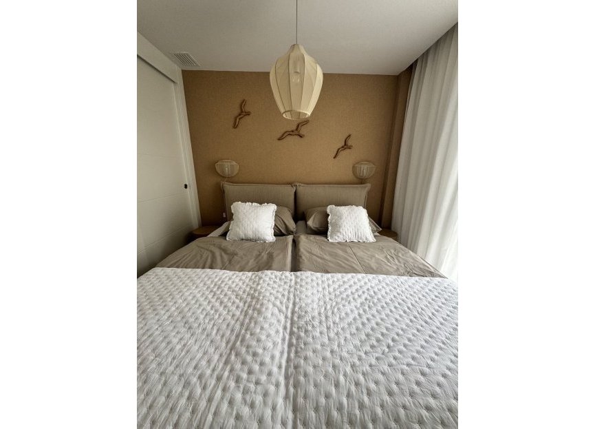 Resale - Apartment - Middle Floor Apartment - Marbella - Elviria