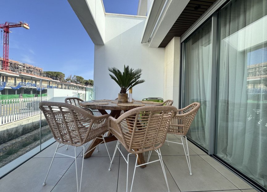 Resale - Apartment - Middle Floor Apartment - Marbella - Elviria