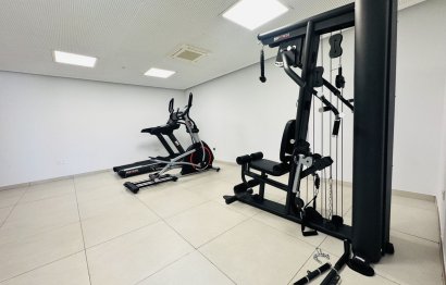 Resale - Apartment - Middle Floor Apartment - Marbella - Elviria