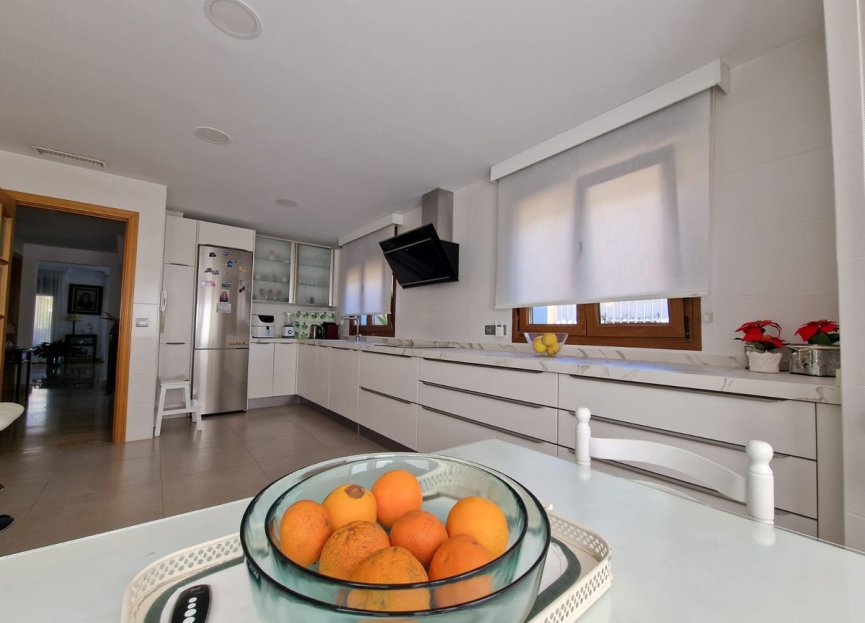 Resale - House - Semi-Detached House - Marbella - Marbella Centro