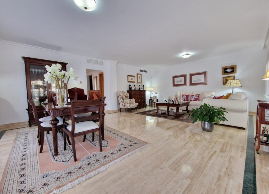 Resale - House - Semi-Detached House - Marbella - Marbella Centro