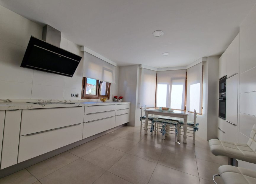 Resale - House - Semi-Detached House - Marbella - Marbella Centro