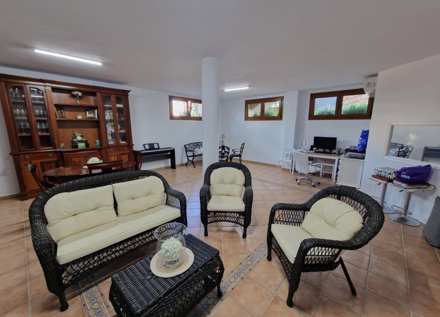 Resale - House - Semi-Detached House - Marbella - Marbella Centro