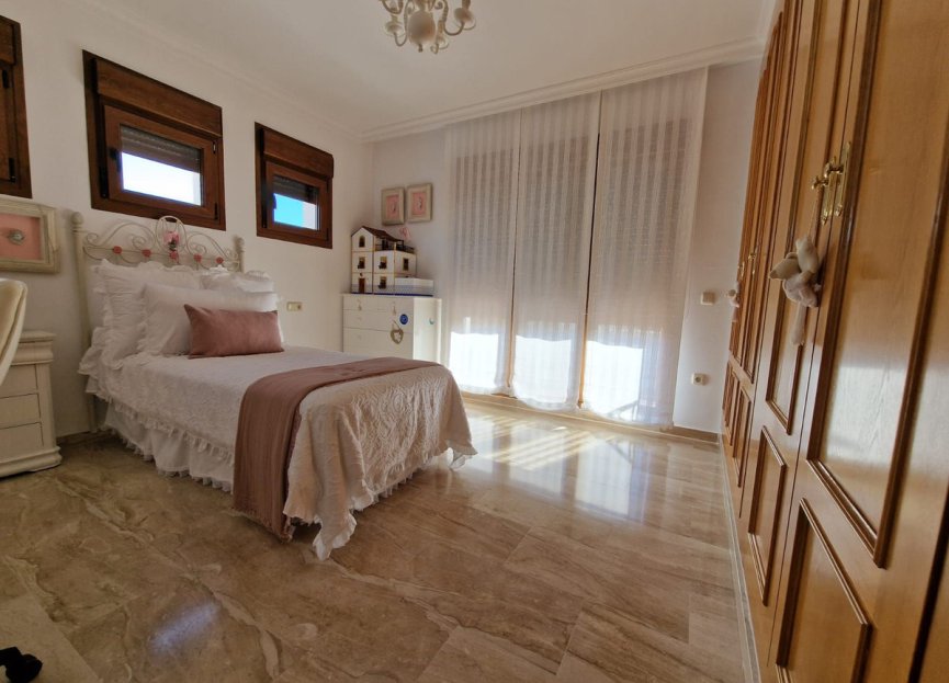 Resale - House - Semi-Detached House - Marbella - Marbella Centro