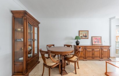 Resale - Apartment - Middle Floor Apartment - Estepona - Estepona Centro