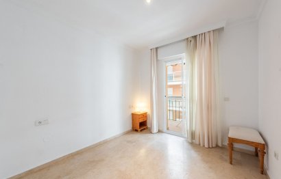 Resale - Apartment - Middle Floor Apartment - Estepona - Estepona Centro