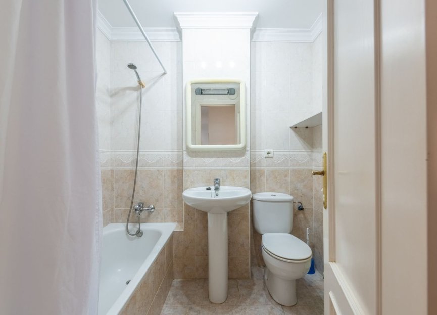 Resale - Apartment - Middle Floor Apartment - Estepona - Estepona Centro