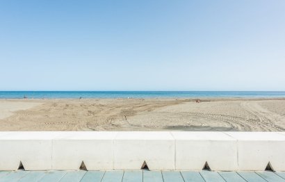 Resale - Apartment - Middle Floor Apartment - Estepona - Estepona Centro