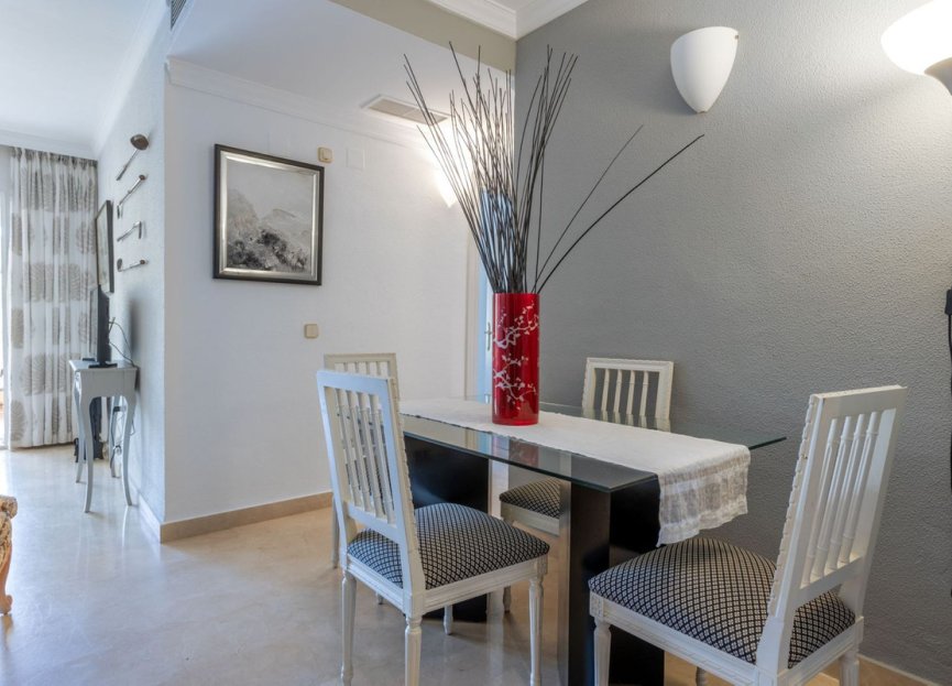 Resale - Apartment - Middle Floor Apartment - Benahavís - La Quinta