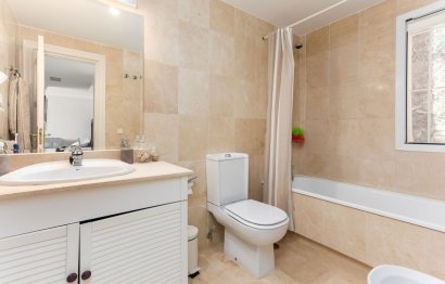 Resale - Apartment - Middle Floor Apartment - Benahavís - La Quinta