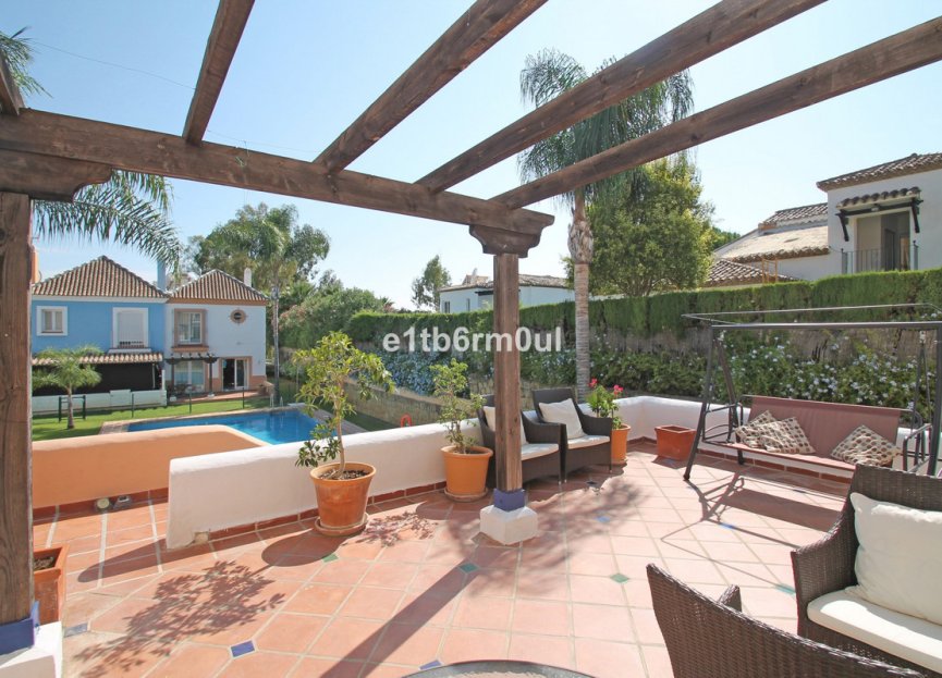 Resale - House - Townhouse - Marbella - Nueva Andalucia